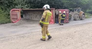 Mandat dla kierowcy i zabrany dowód: ciężarówka się stoczyła - zdjęcie 3