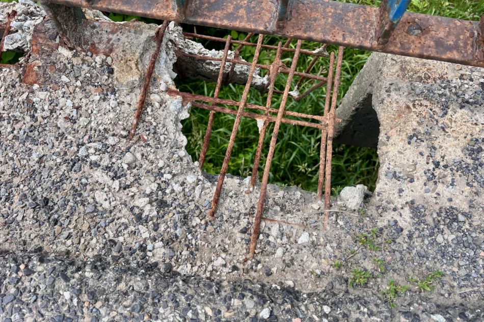 Dziury na wylot w moście - zdjęcie 5