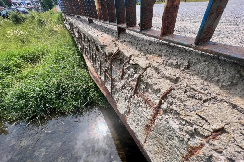 Dziury na wylot w moście - zdjęcie 8