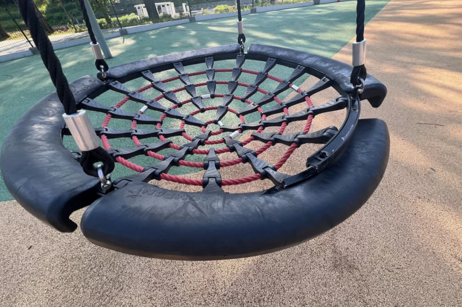 Dewastacja parku - gdzie ten monitoring? - zdjęcie 11