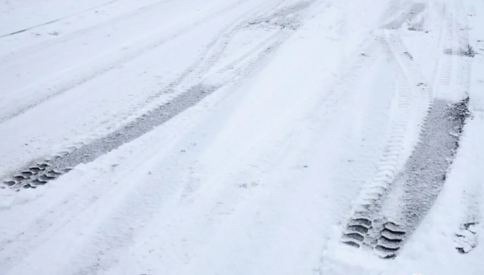 Zima nie odpuszcza. Ślisko na drogach - zdjęcie 1