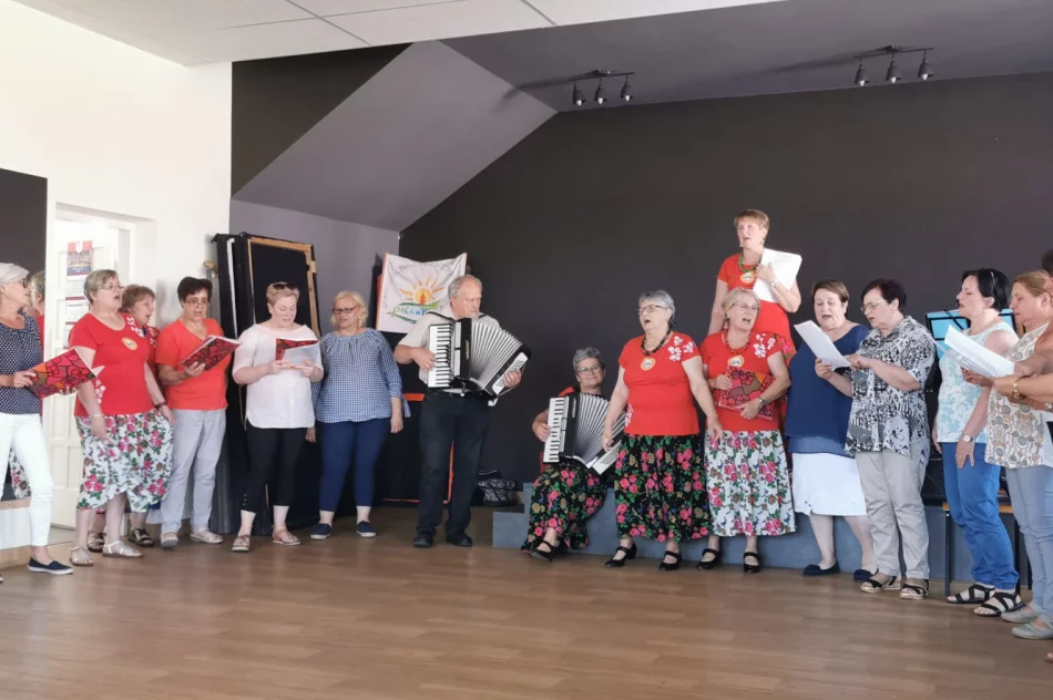 KGW Rupniów Centrum na festiwalu "U noju na Warniji" w Gietrzwałdzie - zdjęcie 13