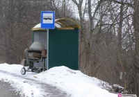 Przewrócone znaki, betoniarka i huśtawka przy jezdni… - zdjęcie główne