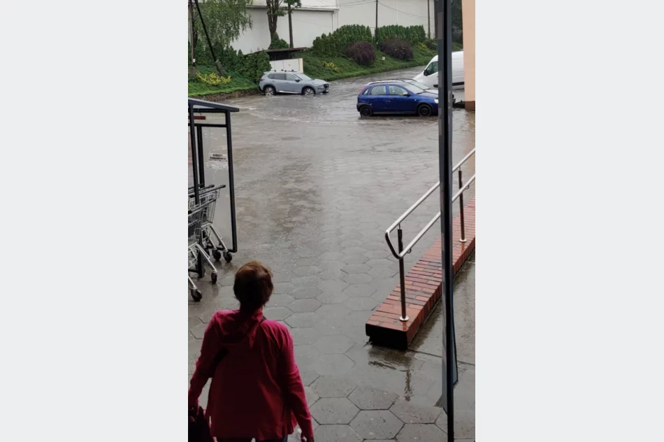 Gwałtowna burza i podtopienia, Rynek znów zalany - zdjęcie 3