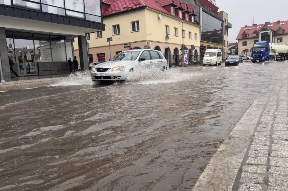 Gwałtowna burza i podtopienia, Rynek znów zalany - zdjęcie 13