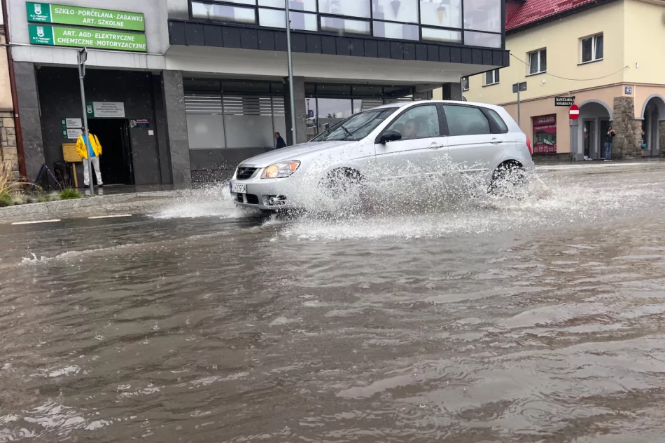 Gwałtowna burza i podtopienia, Rynek znów zalany - zdjęcie 14