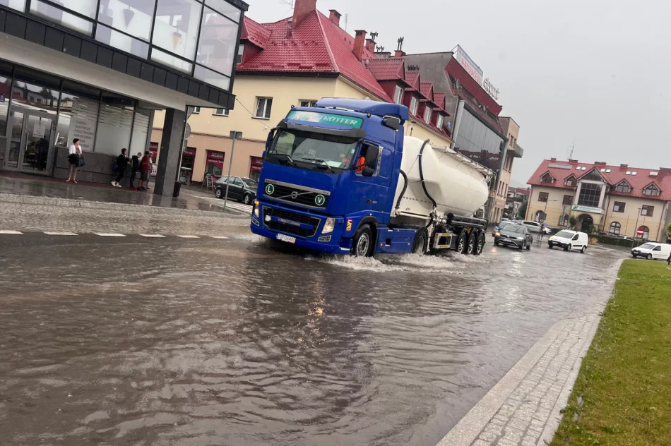 Gwałtowna burza i podtopienia, Rynek znów zalany - zdjęcie 16