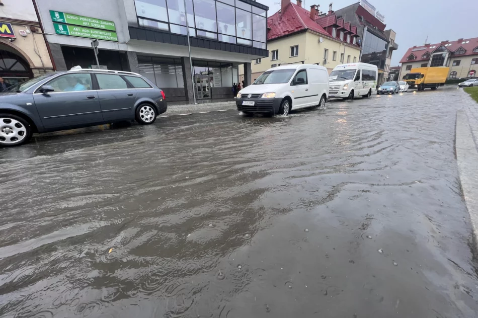 Gwałtowna burza i podtopienia, Rynek znów zalany - zdjęcie 19