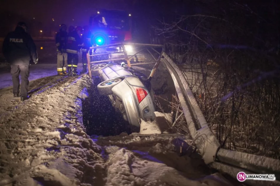 Uderzył w bariery i wpadł do potoku - zdjęcie 3