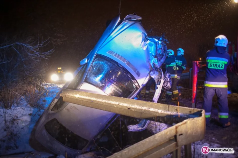 Uderzył w bariery i wpadł do potoku - zdjęcie 4