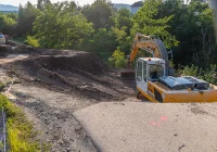 Osuwisko zniszczyło drogę, trwa jej odbudowa - zdjęcie główne