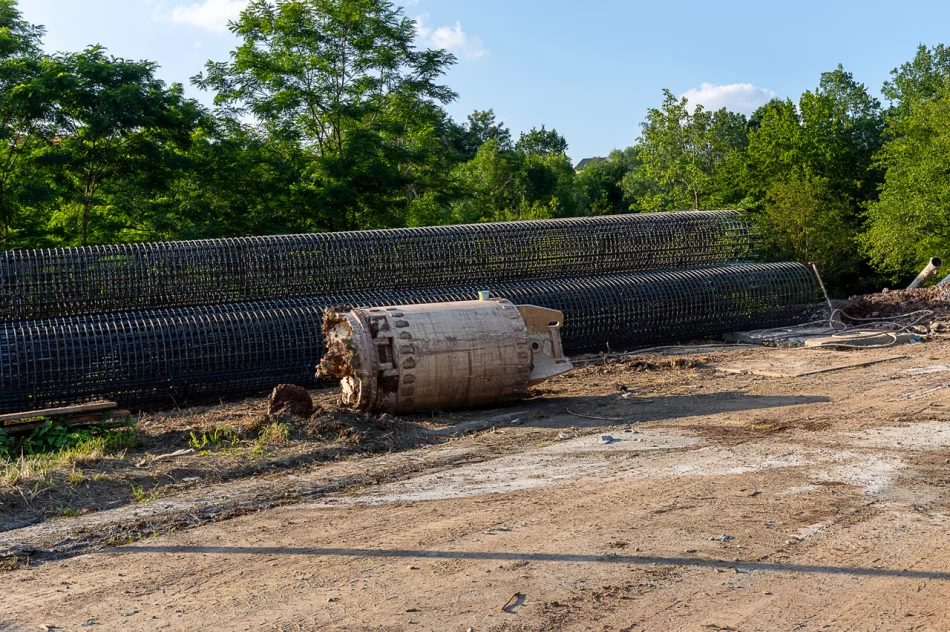 Osuwisko zniszczyło drogę, trwa jej odbudowa - zdjęcie 5