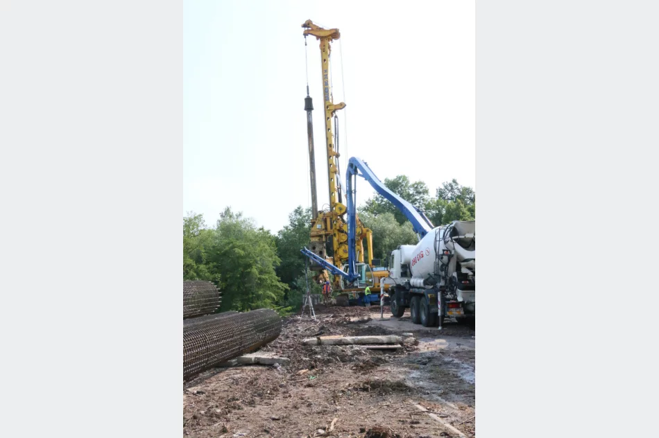 Rozpoczęły się prace nad stabilizacją osuwiska przy ul. Paderewskiego - zdjęcie 11