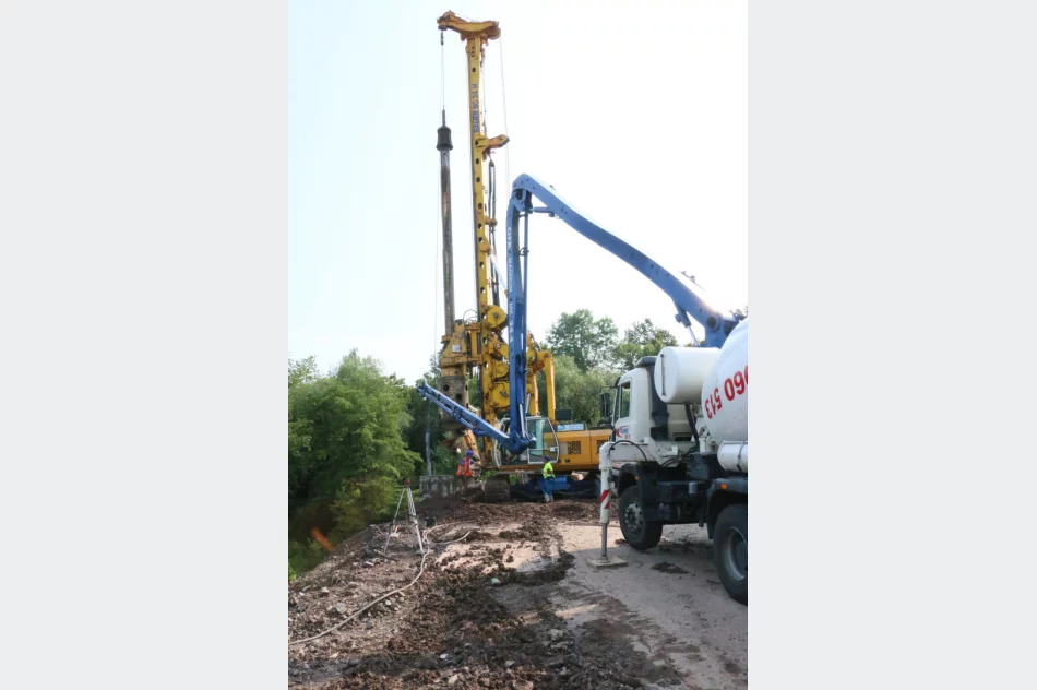 Rozpoczęły się prace nad stabilizacją osuwiska przy ul. Paderewskiego - zdjęcie 14