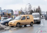 12-latek wszedł pod nadjeżdżający samochód - zdjęcie główne