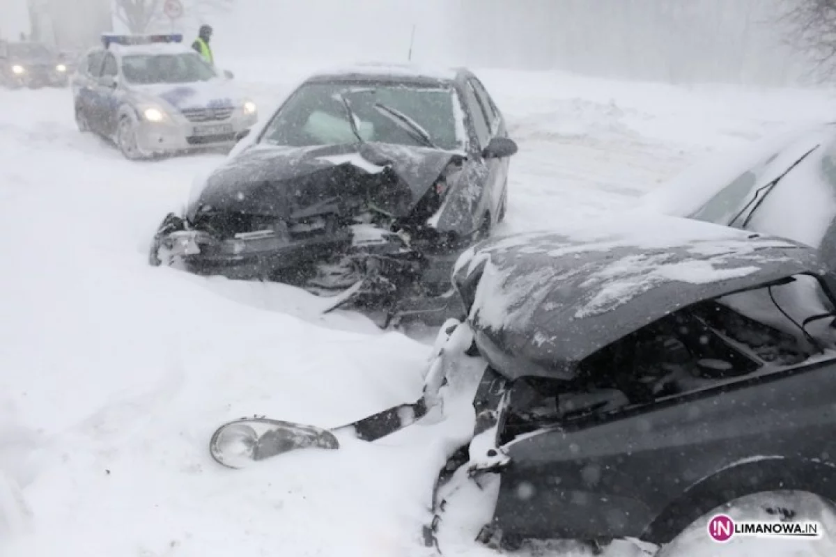 Zderzenie czołowe. 5 osób poszkodowanych