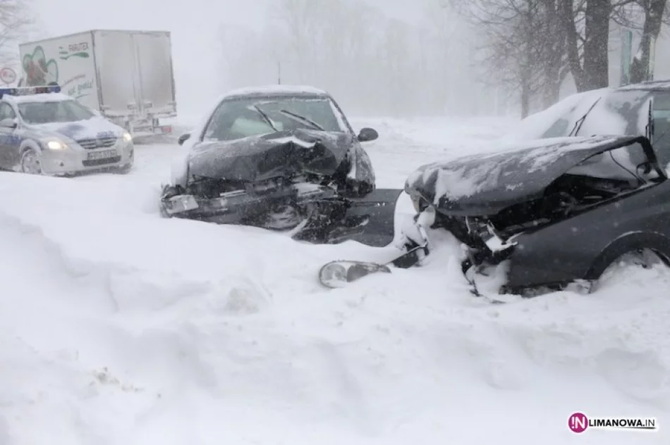 Zderzenie czołowe. 5 osób poszkodowanych - zdjęcie 2