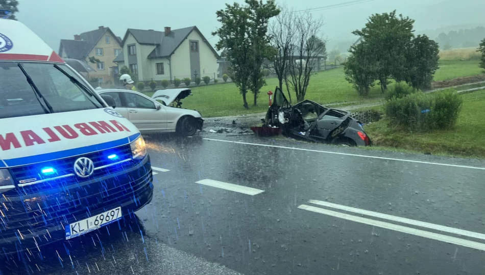 Wypadek w Dobrej: 4 ranne osoby trafiły do szpitala - zdjęcie 1