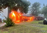 Uderzenie pioruna przyczyną pożaru - zdjęcie główne