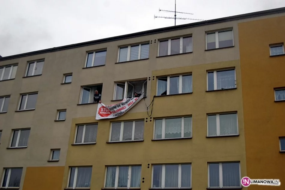 Baner na bloku. Czekają na spotkanie - zdjęcie 2