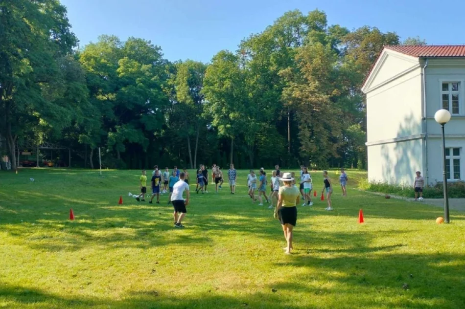 Młodzież z drużyn pożarniczych na wakacyjnym obozie  - zdjęcie 4