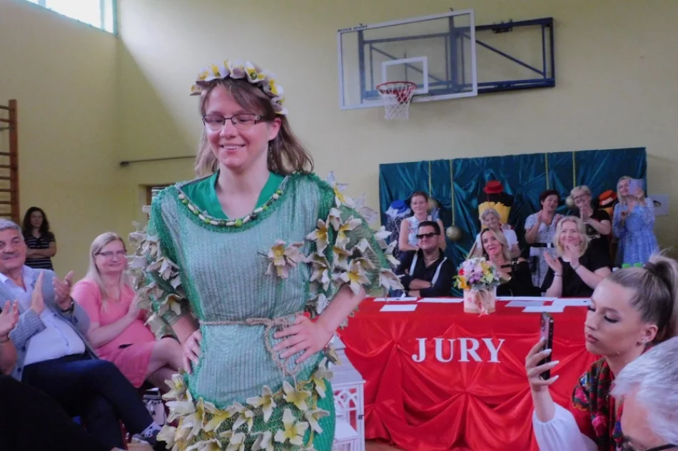 Pierwszy pokaz mody osób z niepełnosprawnościami - zdjęcie 16