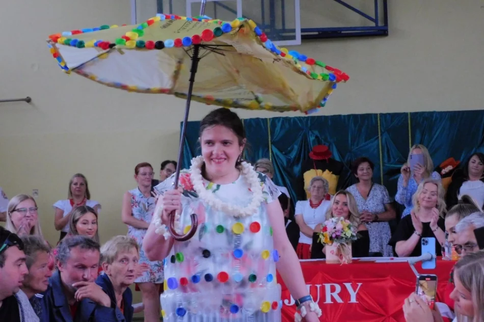 Pierwszy pokaz mody osób z niepełnosprawnościami - zdjęcie 19