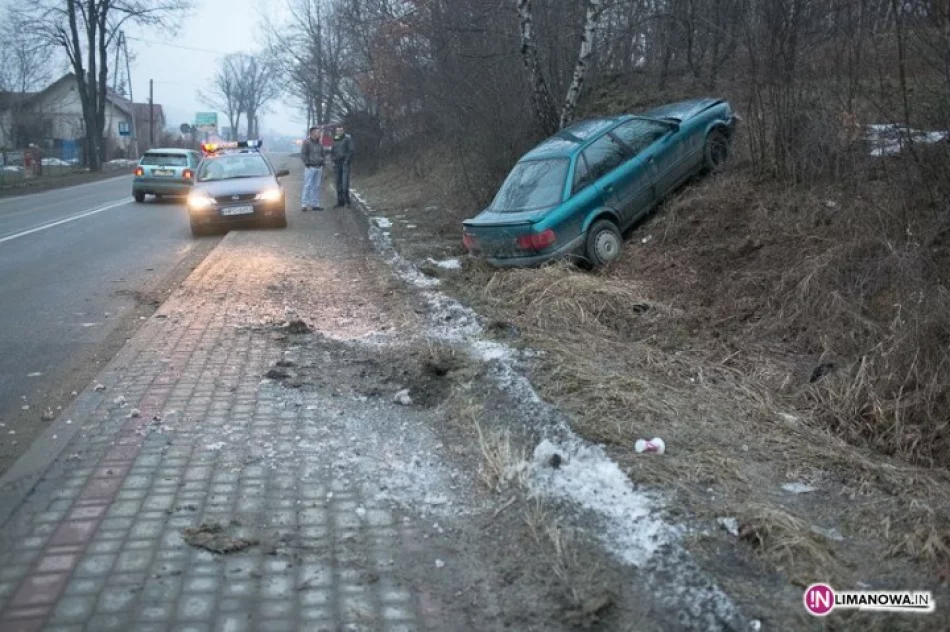 Audi wjechało na skarpę - zdjęcie 2