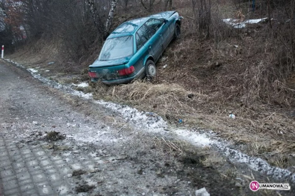 Audi wjechało na skarpę - zdjęcie 3