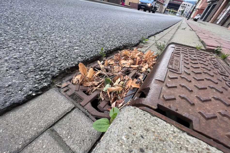 Zalewany Rynek w Limanowej, a na ulicy… zatkane wpusty - zdjęcie 4
