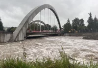 Prześwit pod mostem budzi obawy mieszkańców. Urząd: budowa zgodnie z otrzymanymi warunkami - zdjęcie główne