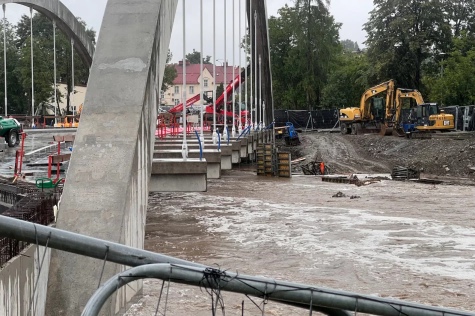 Prześwit pod mostem budzi obawy mieszkańców. Urząd: budowa zgodnie z otrzymanymi warunkami - zdjęcie 7