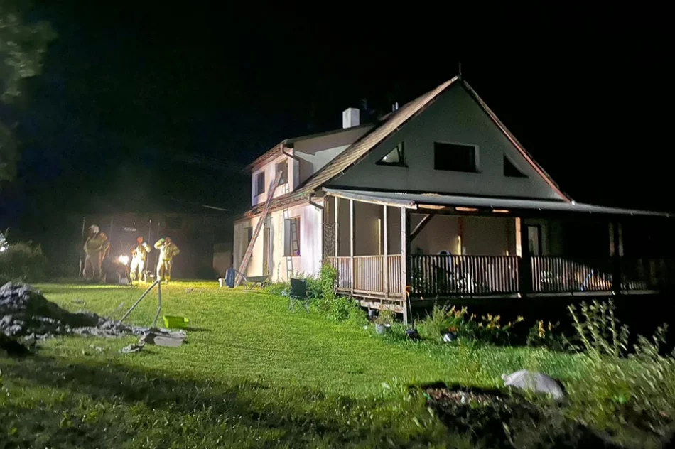 Zwarcie instalacji elektrycznej wywołało pożar  - zdjęcie 5