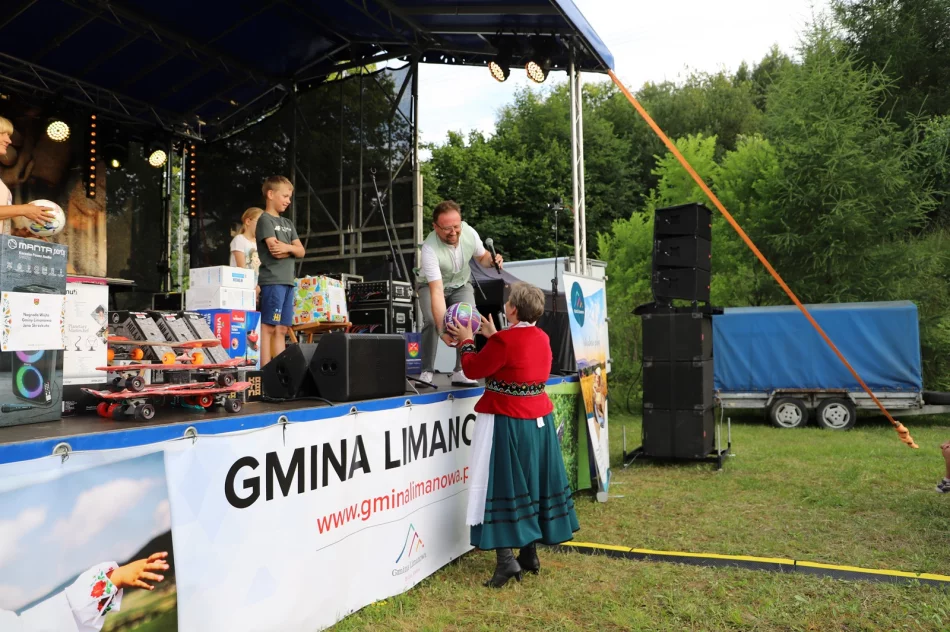 Gospodynie prezentowały dorobek artystyczny i kulinarny - zdjęcie 5