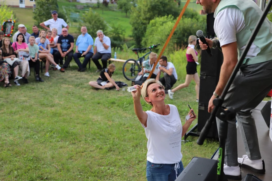 Gospodynie prezentowały dorobek artystyczny i kulinarny - zdjęcie 6