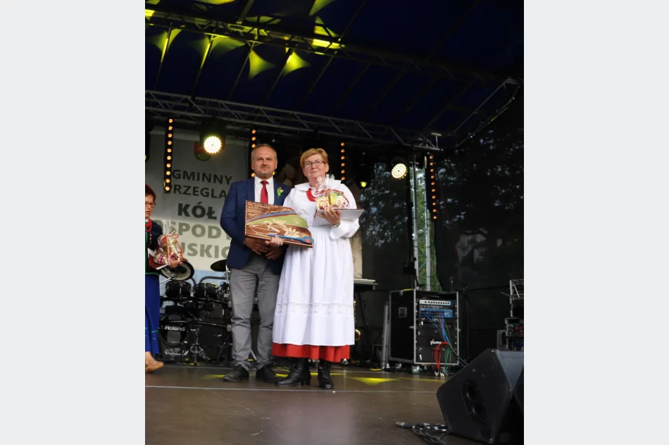 Gospodynie prezentowały dorobek artystyczny i kulinarny - zdjęcie 7