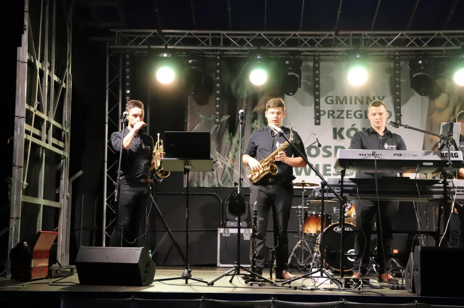 Gospodynie prezentowały dorobek artystyczny i kulinarny - zdjęcie 12