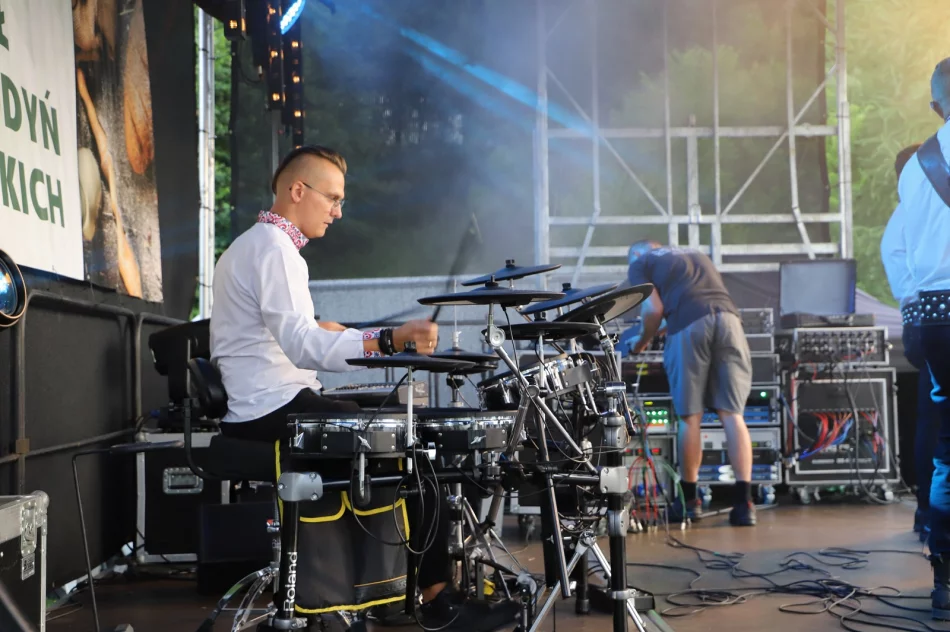 Gospodynie prezentowały dorobek artystyczny i kulinarny - zdjęcie 19