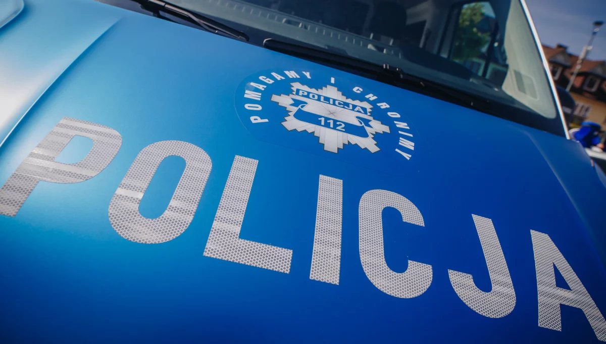 Pijany kierowca uderzył w osobę z taczkami i odjechał 