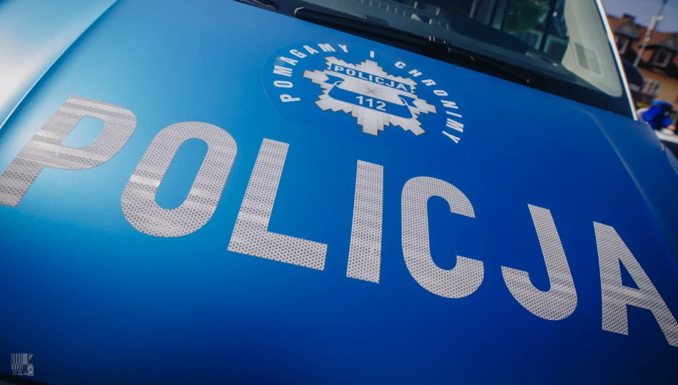 Ciężarówka najechała na tył Forda. Kobieta i troje dzieci zabrani do szpitala - zdjęcie 1