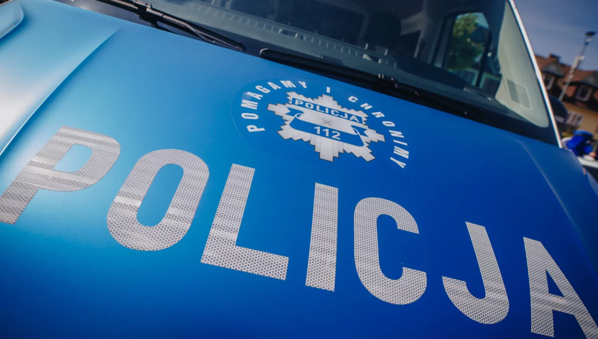 Motocyklista przewrócił się na łuku drogi, ukarany mandatem