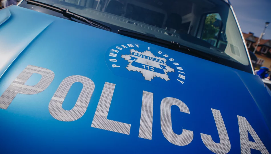 Potrącenie na chodniku i uderzenie w budynek  - zdjęcie 1