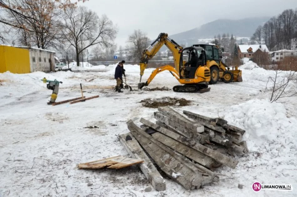 Rozpoczęto budowę targowiska - zdjęcie 3