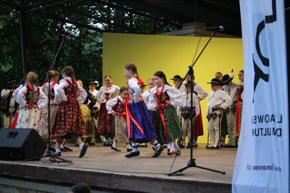 Folklor z różnych stron świata na Święcie Dzieci Gór - zdjęcie 2