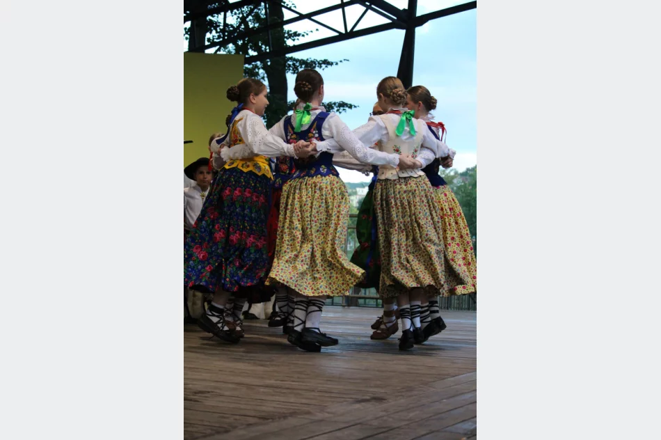 Folklor z różnych stron świata na Święcie Dzieci Gór - zdjęcie 11