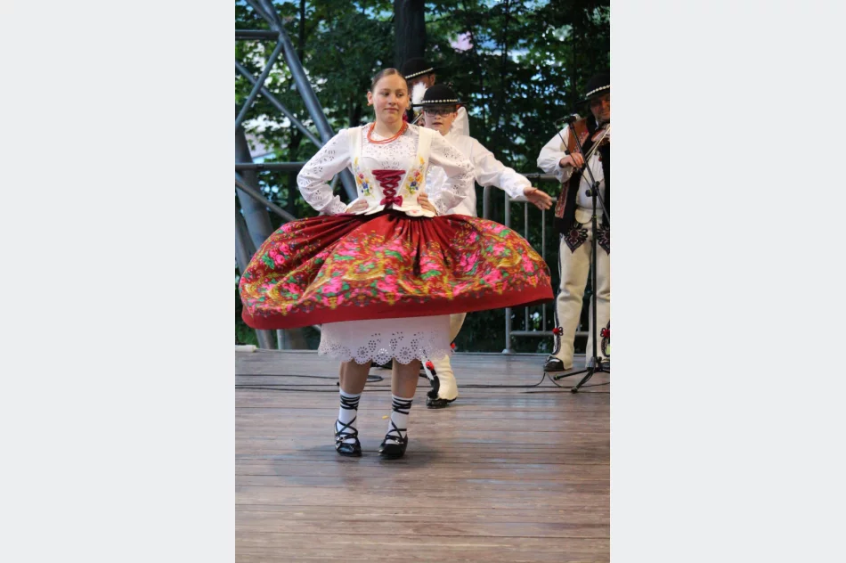 Folklor z różnych stron świata na Święcie Dzieci Gór - zdjęcie 14