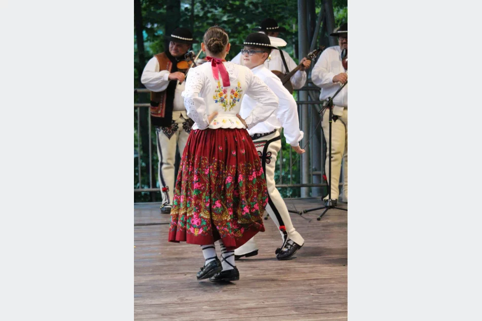 Folklor z różnych stron świata na Święcie Dzieci Gór - zdjęcie 15