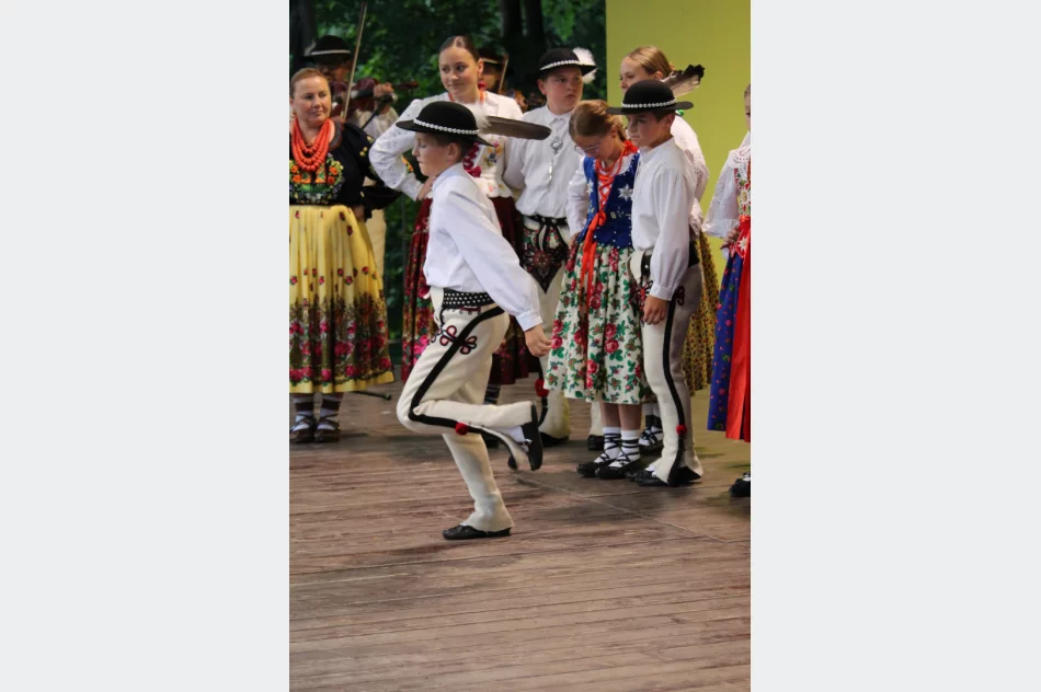 Folklor z różnych stron świata na Święcie Dzieci Gór - zdjęcie 19