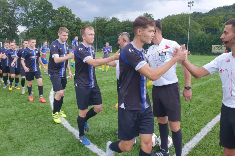 Boisko w Świdniku zalane. Półfinał Pucharu Polski w Limanowej dla Limanovii - zdjęcie 2