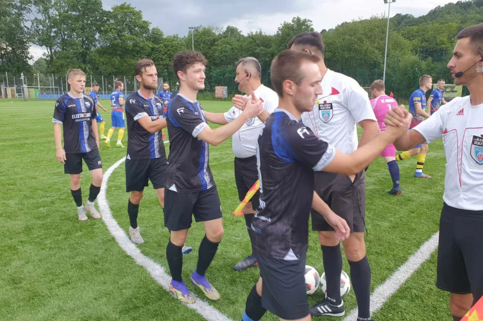 Boisko w Świdniku zalane. Półfinał Pucharu Polski w Limanowej dla Limanovii - zdjęcie 3